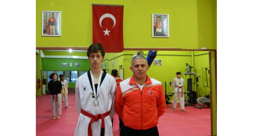 KULÜBÜMÜZÜN BAŞARILI SPORCULARI-11